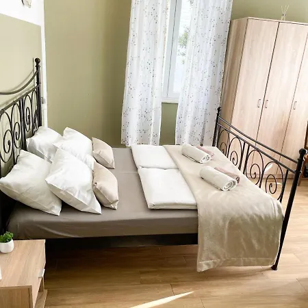 בית הארחה Lucia 3*