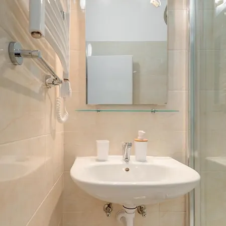 Lucia Guest house *