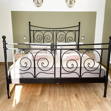 Lucia Guest house
